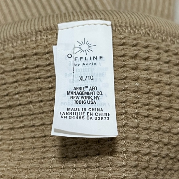 Aerie Offline Main Squeeze Seamless Crop Waffle Knit Henley - Picture 6 of 6